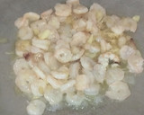 Foto langkah ke 4 dari resep Udang saos mentega.