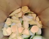 A picture of step 1 of Cucumber & ginger drink.