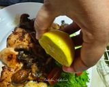 Gambar langkah 4 resipi Lemon Herb Chicken With Creamy Potatoes.