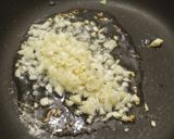 Foto langkah ke 3 dari resep Pakcoy Cah Bawang Putih.