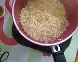 Foto langkah ke 3 dari resep Ramyeon Dalkgaejang (라면 닭개장).
