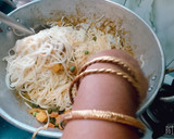 மஷ்ரூம் ஹக்கா நூடுல்ஸ் (Mushroom hakka noodles recipe in tamil) ரெசிபி ஸ்டேப் 4 புகைப்படம்