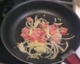 A picture of step 8 of Addictive Kimchi and Bacon Cream Pasta.