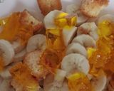 A picture of step 4 of Fruit custard.