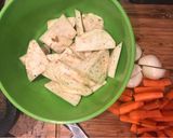 A picture of step 2 of Marsala roasted celeriac, carrots and onion.