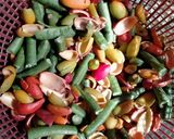 Foto langkah ke 1 dari resep Tumis pedass kacang panjang dan melinjo.