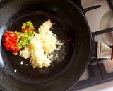Foto del paso 3 de la receta: Arroz verde con tentáculos de calamar. #Mercado #CEBOLLA