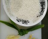Foto langkah ke 1 dari resep Nasi tim ayam jamur.