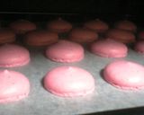 A picture of step 10 of My Original Strawberry Macarons.