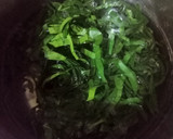 Foto langkah ke 1 dari resep Tumis Bunga Pepaya Daun Mengkudu dan 'tips'.