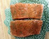 A picture of step 4 of Herbed Broiled Salmon.