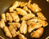 A picture of step 3 of Chicken with Green Onion, Butter and Soy Sauce.