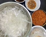 Hình bước làm 1 của món Bánh tráng trộn cô Trân nè