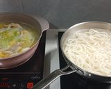 Foto langkah ke 3 dari resep Udon rebus topping ayam suwir.