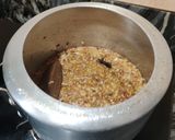 A picture of step 5 of White matar chole.