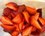 Foto del paso 1 de la receta: Postre Helado de Frutillas