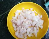 A picture of step 1 of Achari Pyaaz.
