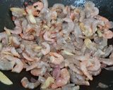 Foto langkah ke 2 dari resep Oseng udang sungai.