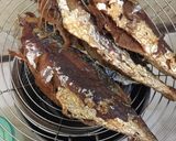 Foto langkah ke 2 dari resep Pesmol bumbu kuning ikan kembung, tumis kangkung, dan brokoli kukus.