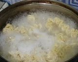 Foto langkah ke 1 dari resep Martabak Mie Instan.