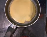 Hình bước làm 3 của món Bánh crepe nhân chuối phô mai - ăn dặm