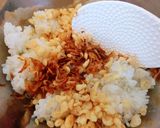 A picture of step 3 of Tempura Crumbs and Small Shrimp (Sakura Shrimp) Onigiri.