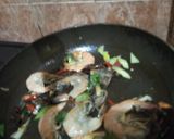Foto langkah ke 3 dari resep Udang Jamur Saus Tiram.