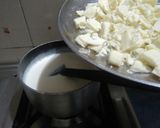 A picture of step 3 of Hot white chocolate.