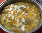 Foto del paso 3 de la receta: Sopa de puerros con patatas y huevo