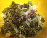 Foto del paso 3 de la receta: Ensalada diet de lechuga, brócoli, tomates secos y aceitunas negras