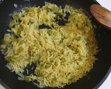 Foto del paso 4 de la receta: Arroz basmati al curry con pimiento verde