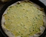 Foto del paso 10 de la receta: Tarta de puerro y cebolla de verdeo