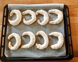 Békebeli kifli recept fázis 2 fotója