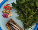 Foto langkah ke 1 dari resep Tumis Daun Pepaya Jepang + Ikan Pindang.