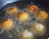 Foto del paso 8 de la receta: Bolitas de arroz rellenas de mozzarella y jamón hilado