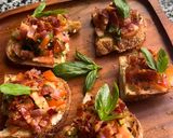 Hình bước làm 9 của món Bruschetta Bacon 🥓