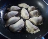 A picture of step 7 of Gyozas / Dumplings / Dim Sums / Potstickers.