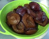 Une image de l'étape 1 de Tarte renversée prunes et pistaches.