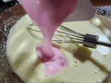 Queque con fresas y migas