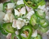 Foto langkah ke 3 dari resep Kulit Sapi Cabe Hijau Praktis.