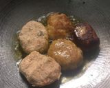 A picture of step 3 of Bengali Kacha Kalar Kofta Dalna.