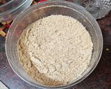 Foto del paso 1 de la receta: Tarta de cuajada y gelatina con base de galletas