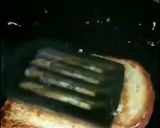 A picture of step 3 of Egg cheese sandwich Egg.