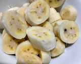 Foto langkah ke 1 dari resep Fried Banana One Bites.