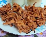 A picture of step 2 of Crispy Khanda Bhaji Onion pakora with KT.