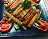 Foto del paso 4 de la receta: Lomo adobado en cama de ensalada mixta