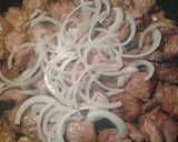 A picture of step 4 of Ramen noodles pork and green bean stirfry.
