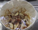 A picture of step 2 of Easy Microwave Udon Noodles with Yakiniku Sauce.