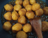 Foto langkah ke 5 dari resep Bebola Keria / Bola Ubi Salut Gula.