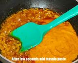 A picture of step 3 of Gobhi matar masala.